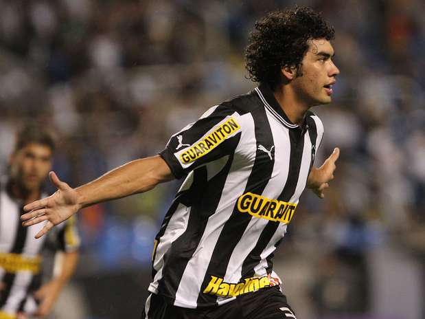 Bruno Mendes pode ser reintegrado ao elenco do Botafogo para 2013 Foto: Daniel Ramalho / Terra
