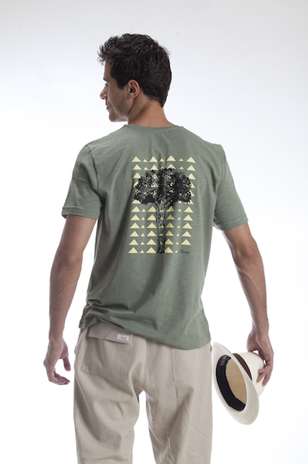 Camiseta de algodão orgânico e calça de linho: moda atemporal é a marca registrada da Onng Foto: Divulgação
