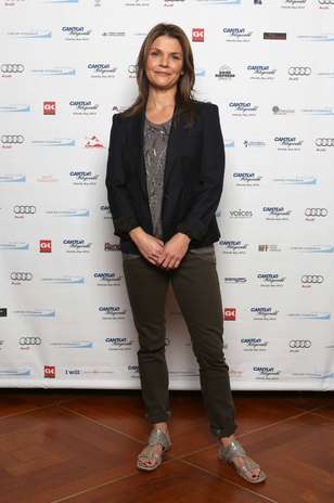 Inspiração ética: a rasteirinha da atriz Kathryn Erbe ganhou destaque na produção bem básica Foto: Getty Images