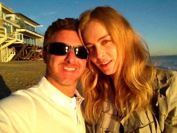 Luciano Huck brincou e fez referência ao sucesso de Angélica em 1988, 'Vou de Táxi' Foto: Facebook / Reprodução