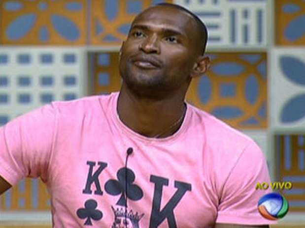 Sacramento não resistiu às brigas e intrigas do reality show Foto: TV Record / Reprodução Sacramento não resistiu às brigas e intrigas do reality show Foto: TV Record / Reprodução