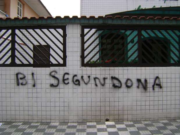 Torcida do Santos aproveitou para provocar o Palmeiras, rebaixado para a Série B Foto: Klaus Richmond / K.R.C.DE MELO & CIA. LTDA – ME Torcida do Santos aproveitou para provocar o Palmeiras, rebaixado para a Série B Foto: Klaus Richmond / K.R.C.DE MELO & CIA. LTDA – ME