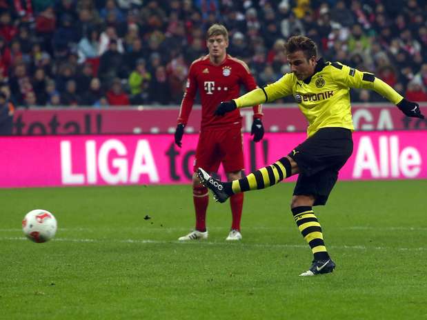 Mario Gotze marcou o gol do Dortmund, aproveitando rebote em cobrança de escanteio Foto: Reuters