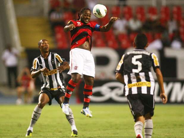 Botafogo e Flamengo se despediram da temporada 2012 Foto: Bernardo Monteiro/Vipcomm / Divulgação Botafogo e Flamengo se despediram da temporada 2012 Foto: Bernardo Monteiro/Vipcomm / Divulgação
