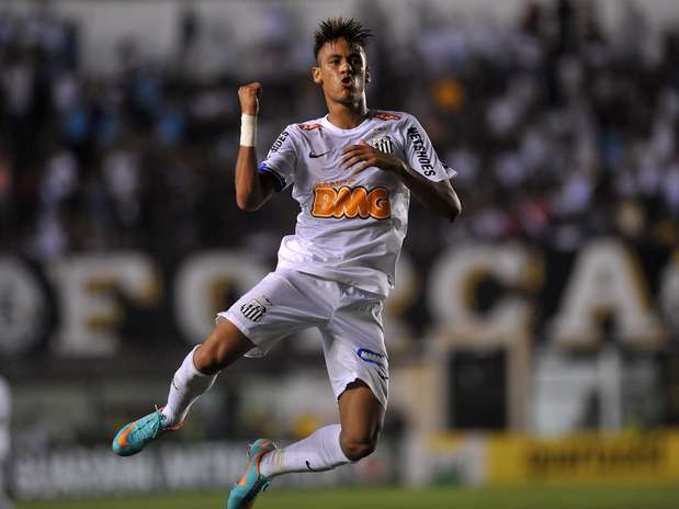 Neymar marcou dois gols e deu uma assistência contra o Palmeiras Foto: Ivan Storti / Agência Lance Neymar marcou dois gols e deu uma assistência contra o Palmeiras Foto: Ivan Storti / Agência Lance