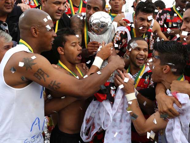 Oeste superou problemas financeiros para subir e conquistar o troféu da Série C Foto: Thiago Calil/ PhotoPress / Futura Press