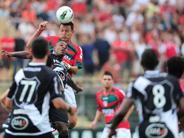 Empate sem gols garantiu a Portuguesa na Série A de 2013 Foto: Sergio Barzaghi / Gazeta Press