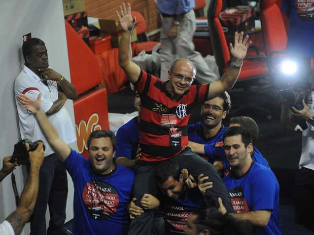 Eduardo Bandeira de Mello ainda não anunciou quem vai tomar as decisão sobre o futebol do clube Foto: Daniel Ramalho / Terra