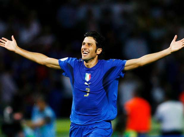 Italiano Fabio Grosso comemorou gols decisivos na Copa do Mundo de 2006 Foto: Getty Images