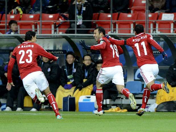 Jogadores do Al Ahly comemoram gol de Hamdy, que abriu o placar do duelo contra o Sanfrecce Hiroshima Foto: Ricardo Matsukawa / Terra Jogadores do Al Ahly comemoram gol de Hamdy, que abriu o placar do duelo contra o Sanfrecce Hiroshima Foto: Ricardo Matsukawa / Terra