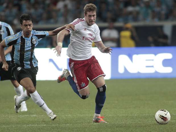 Imprensa citou chuveiros quebrados e problemas com escolta após derrota do Hamburgo em amistoso no Brasil Foto: EFE Imprensa citou chuveiros quebrados e problemas com escolta após derrota do Hamburgo em amistoso no Brasil Foto: EFE