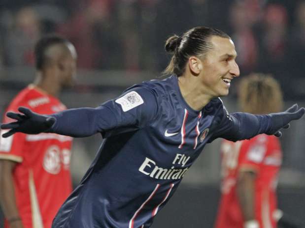 Ibrahimovic marcou três gols e teve papel fundamental na goleada do PSG Foto: Reuters