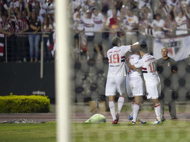 Na despedida, Lucas marcou um dos gols; após confusão, jogo foi encerrado no intervalo Foto: Bruno Santos / Terra