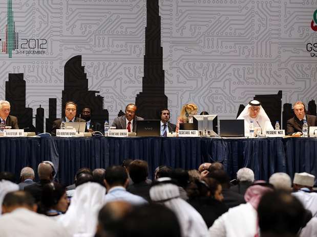 Secretário-geral da UIT, Hamadoun Touré, concede entrevista coletiva no último dia da conferência em Dubai: mesmo sem consenso, ONU considera reunião um sucesso Foto: AFP Secretário-geral da UIT, Hamadoun Touré, concede entrevista coletiva no último dia da conferência em Dubai: mesmo sem consenso, ONU considera reunião um sucesso Foto: AFP
