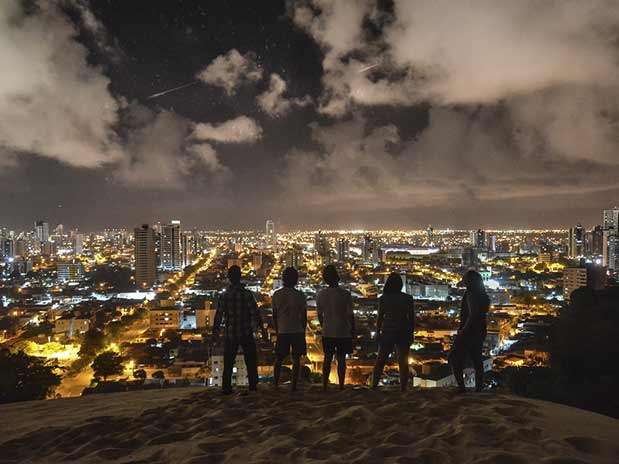 Internauta flagra chuva de meteoros em Natal, Rio Grande do Norte Foto: Rodrigo Toscano / vc repórter