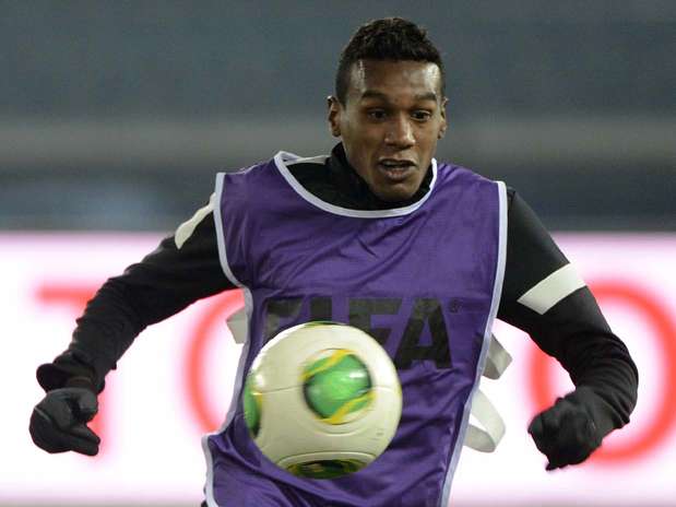 Edenílson e demais jogadores do Corinthians treinaram de roxo Foto: Ricardo Matsukawa / Terra Edenílson e demais jogadores do Corinthians treinaram de roxo Foto: Ricardo Matsukawa / Terra