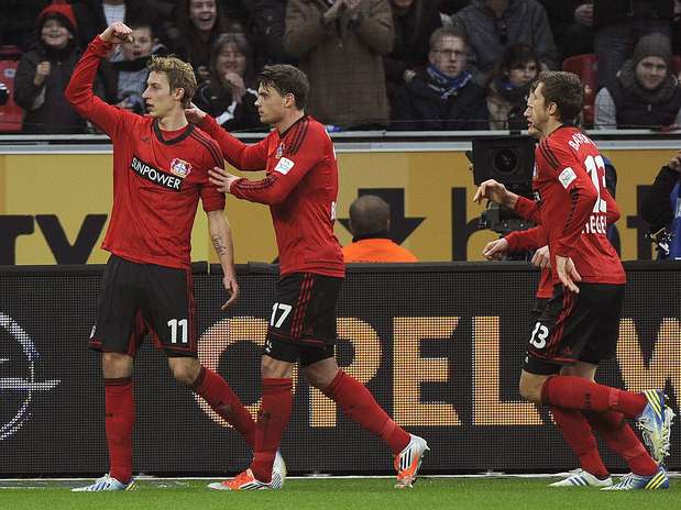 Leverkusen comemora gol feito por Kiessling Foto: EFE