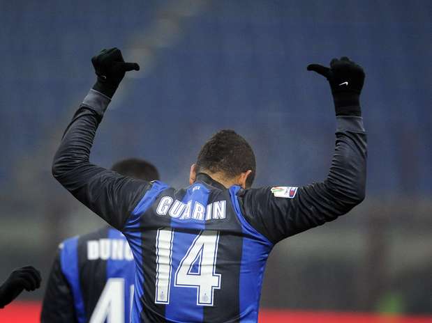 Com um gol e uma assistência, Guarin foi o nome do jogo Foto: Getty Images