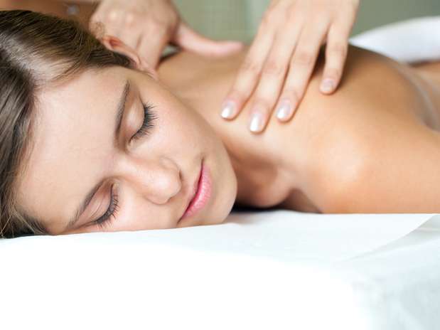 Drenagem linfática feita da maneira incorreta pode ocasionar dor e gerar hematomas Foto: Shutterstock Drenagem linfática feita da maneira incorreta pode ocasionar dor e gerar hematomas Foto: Shutterstock