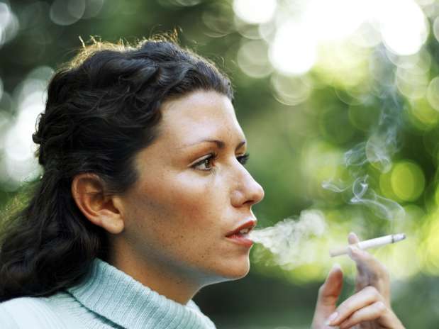 A expectativa de vida estimada diferiram significativamente: uma pessoa com 35 anos que fumava tinha a previsão de vida até 62,6 anos, enquanto para outro paciente que não fumava a previsão foi de 78,4 anos Foto: Getty Images A expectativa de vida estimada diferiram significativamente: uma pessoa com 35 anos que fumava tinha a previsão de vida até 62,6 anos, enquanto para outro paciente que não fumava a previsão foi de 78,4 anos Foto: Getty Images