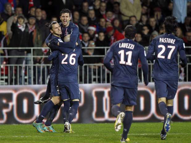 Ibrahimovic (foto), Gameiro e Jallet fizeram para o PSG, que não pode ser superado pelo Lyon no fim de semana Foto: Reuters