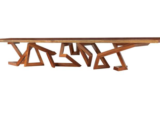 Toda trabalhada em madeira, esta peça foi desenhada e produzida este ano pela dupla, e somente um exemplar foi finalizado Foto: Divulgação/Pitt & Pollaro