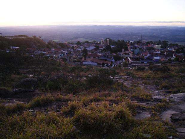 São Thomé das Letras é um tradicional destino de turismo místico, e a aproximação do "fim do mundo" levou muitas pessoas para a cidade. Com elas, veio a valorização imobiliária Foto: Creative Commons/Lúcio Carvalho Photography / Divulgação São Thomé das Letras é um tradicional destino de turismo místico, e a aproximação do "fim do mundo" levou muitas pessoas para a cidade. Com elas, veio a valorização imobiliária Foto: Creative Commons/Lúcio Carvalho Photography / Divulgação