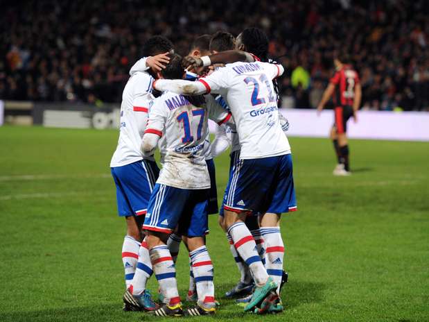 Lyon está com os mesmos 38 pontos do PSG, mas perde nos critérios de desempate Foto: AFP