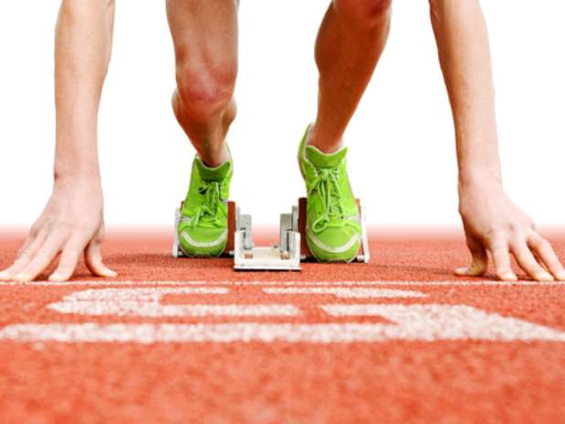 O cuidado com a saúde geralmente é redobrado no dia-a-dia de atletas, que exigem muito mais do corpo para aguentar treinos, conquistar medalhas e bater recordes. É imprescindível que a saúde bucal esteja incluída nos check ups rotineiros. Isso porque uma simples dor de dentes pode impedir que o esportista tenha seu melhor desempenho.  Foto: Shutterstock O cuidado com a saúde geralmente é redobrado no dia-a-dia de atletas, que exigem muito mais do corpo para aguentar treinos, conquistar medalhas e bater recordes. É imprescindível que a saúde bucal esteja incluída nos check ups rotineiros. Isso porque uma simples dor de dentes pode impedir que o esportista tenha seu melhor desempenho.  Foto: Shutterstock