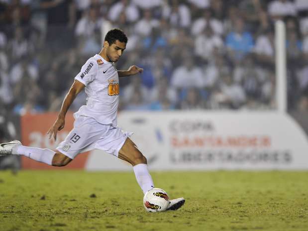 Kardec passou pelo Santos com destaque, mas pouco tem jogado no Benfica Foto: Getty Images