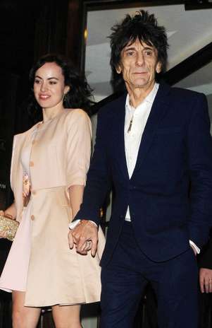 Ronnie Woodbn se casou em cerimônia secreta com Sally Humphreys no dia 21 de dezembro Foto: The Grosby Group Ronnie Woodbn se casou em cerimônia secreta com Sally Humphreys no dia 21 de dezembro Foto: The Grosby Group