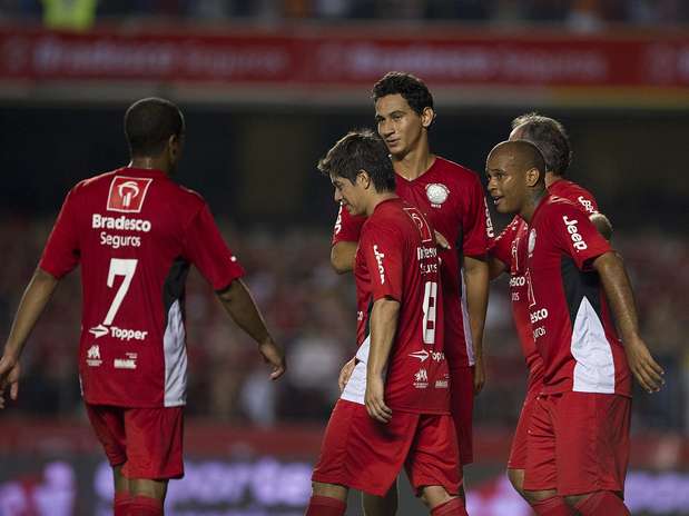 Conca marcou no último lance do jogo e decretou o empate por 4 a 4 Foto: Bruno Santos / Terra