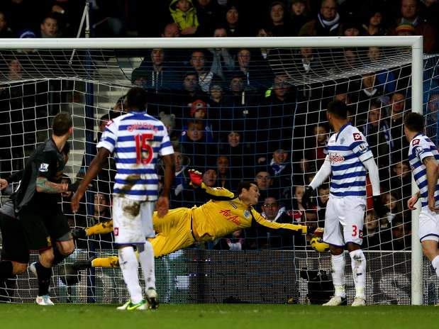 Júlio César tomou três gols no duelo deste domingo Foto: Getty Images Júlio César tomou três gols no duelo deste domingo Foto: Getty Images