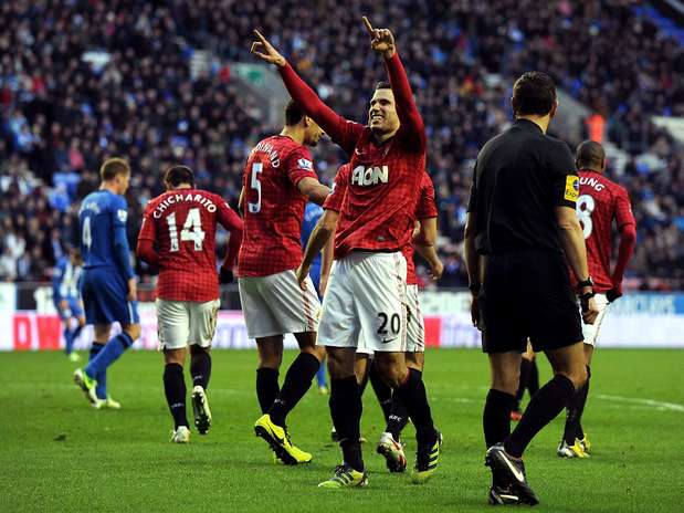 Robin Van Persie foi decisivo na vitória do Manchester United sobre o Wigan Foto: Getty Images Robin Van Persie foi decisivo na vitória do Manchester United sobre o Wigan Foto: Getty Images