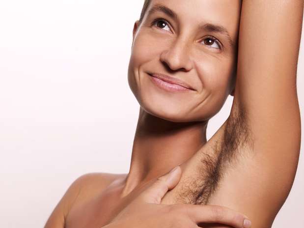 Pelos: não deu tempo de depilar bem as pernas e virilha antes da transa? Não é por isso que o parceiro vai deixar de sentir desejo por você, segundo Kemer Foto: Getty Images