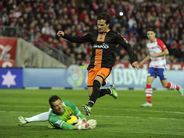 Jonas deixou o seu gol em vitória do Valencia Foto: EFE Jonas deixou o seu gol em vitória do Valencia Foto: EFE
