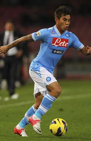 Após chileno do Napoli, Grêmio pode buscar reforços no Sporting e na Roma para 2013 Foto: Getty Images