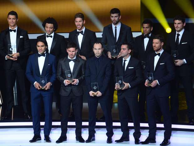 Seleção dos melhores do mundo foi formada apenas por jogadores que atuam na Espanha Foto: AFP