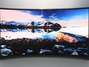 A Samsung mostrou na CES seu primeiro aparelho de TV com tela curva Foto: Divulgação