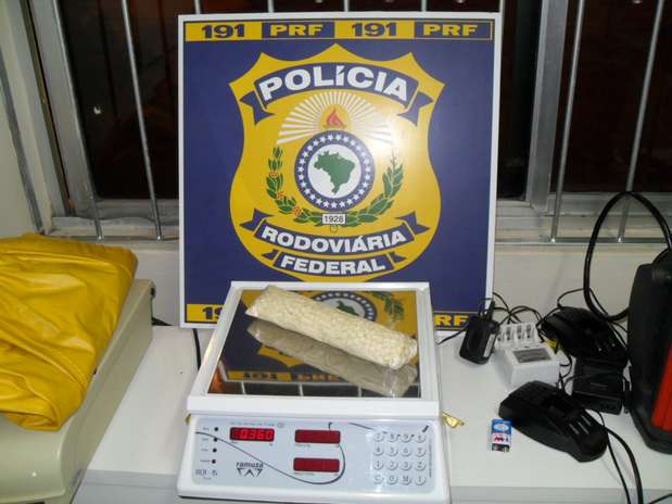 Dupla venderia cada comprimido de ecstasy por R$ 25 Foto: Polícia Rodoviária Federal / Divulgação