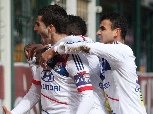 Lyon venceu e deve permanecer como líder do Francês até o fim da rodada Foto: AFP Lyon venceu e deve permanecer como líder do Francês até o fim da rodada Foto: AFP