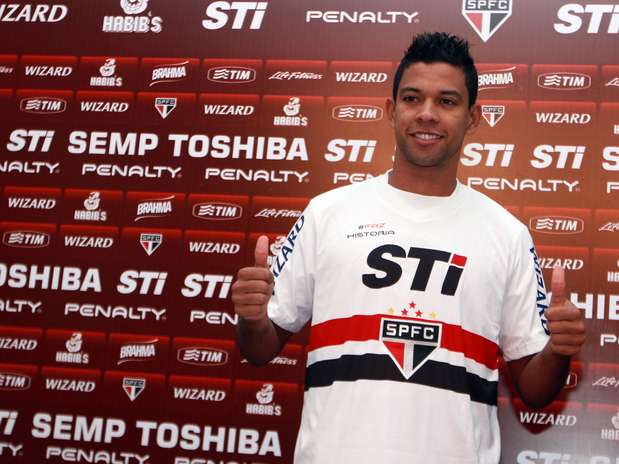 Wallyson teve problemas particulares que atrapalharam recuperação física Foto: Renato Cordeiro / Agência Lance Wallyson teve problemas particulares que atrapalharam recuperação física Foto: Renato Cordeiro / Agência Lance