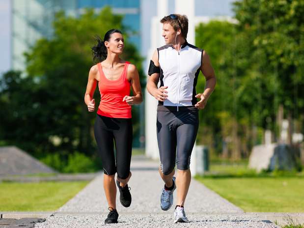 Benéfica para o condicionamento físico, corrida exige ainda mais esforço do organismo no verão Foto: Shutterstock