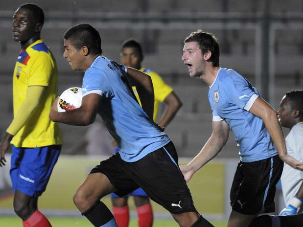 Uruguaios seguem na liderança da chave com o empate Foto: AP