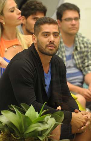 Colegas incentivaram Kamilla a ficar com Yuri Foto: TV Globo / Divulgação