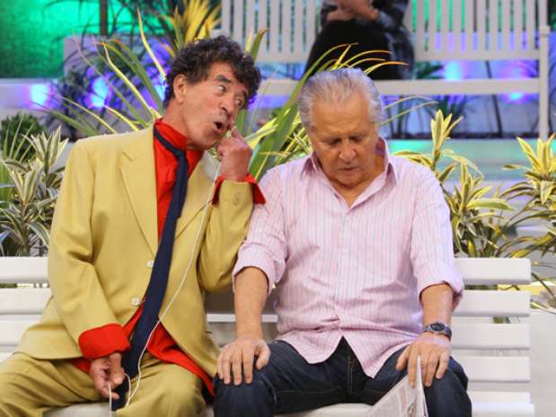 Na foto, Clayton Silva contracena com Carlos Alberto de Nóbrega Foto: SBT / Divulgação