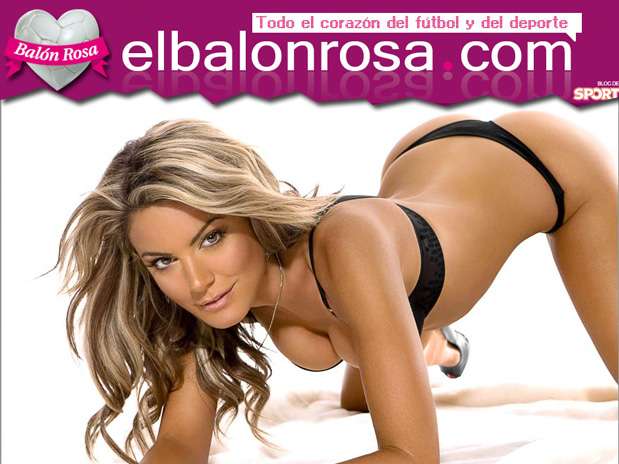 \"Parece uma modelo, mas é uma jornalista\". Esta definição, criada pelo site El Balón Rosa, resume bem Charlotte Jackson, apresentadora do canal Sky Sports inglês. Por causa da beleza ela já foi comparada a também jornalista Sara Carbonero Foto: Reprodução