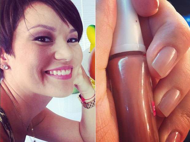 Geovanna Tominaga apostou em um tom clarinho para as unhas. \"Rosa bebê\", escreveu Foto: Instagram / Divulgação