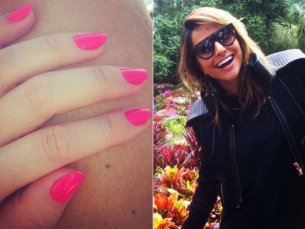 Sabrina Sato publicou foto com esmalte pink Foto: Instagram / Divulgação
