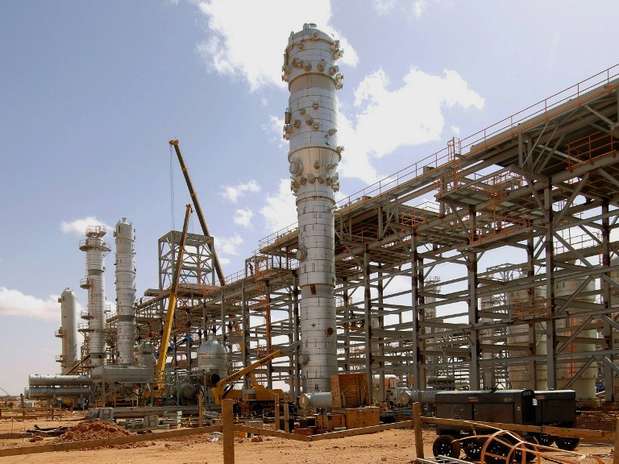 Imagem de arquivo mostra o campo de gás e petróleo In Amenas, na Argélia, alvo de uma milícia islâmica Foto: AFP